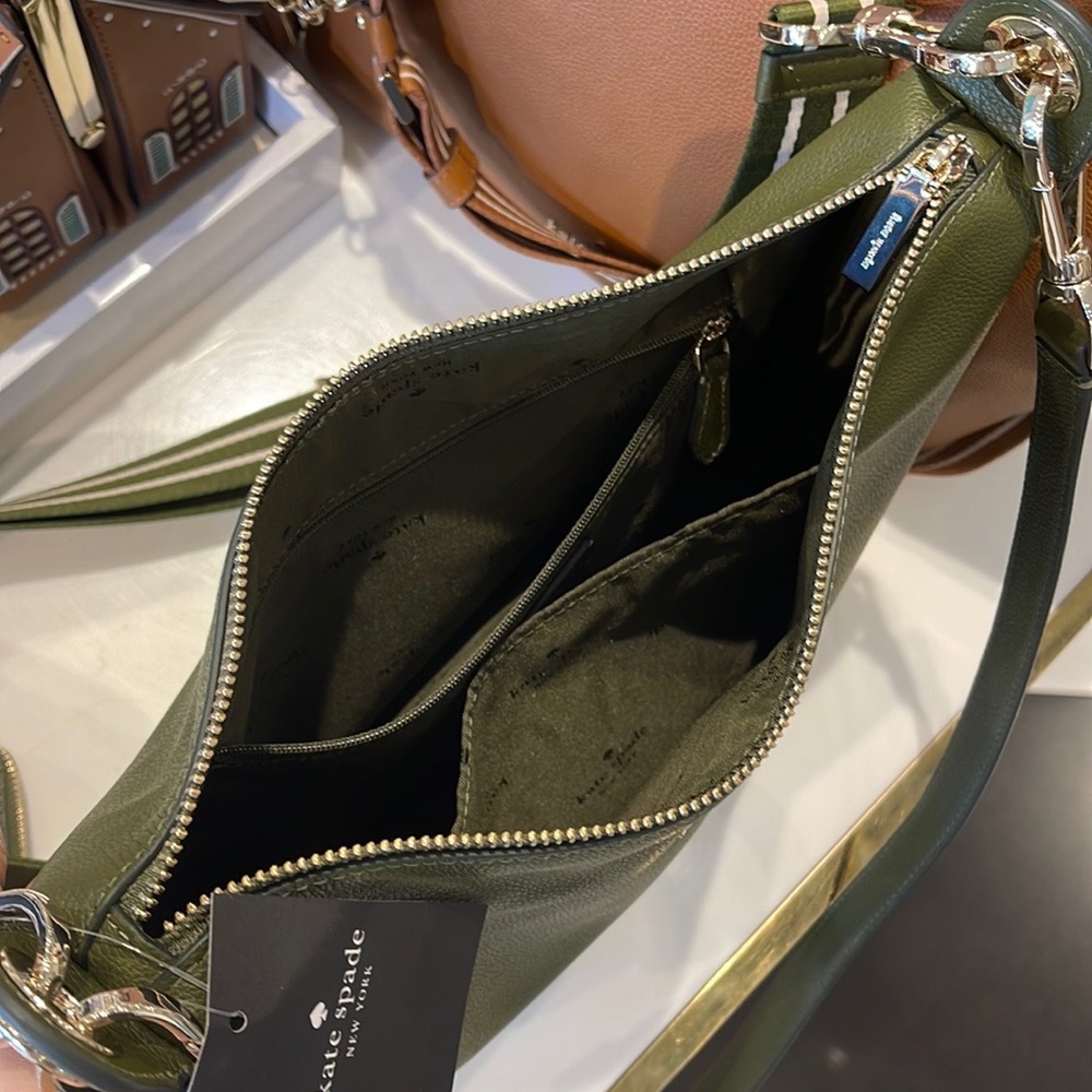 Kate Spade Rosie Crossbody
K5807 Pebbled Leather
Enchanted
NWT - Picture 4 of 16